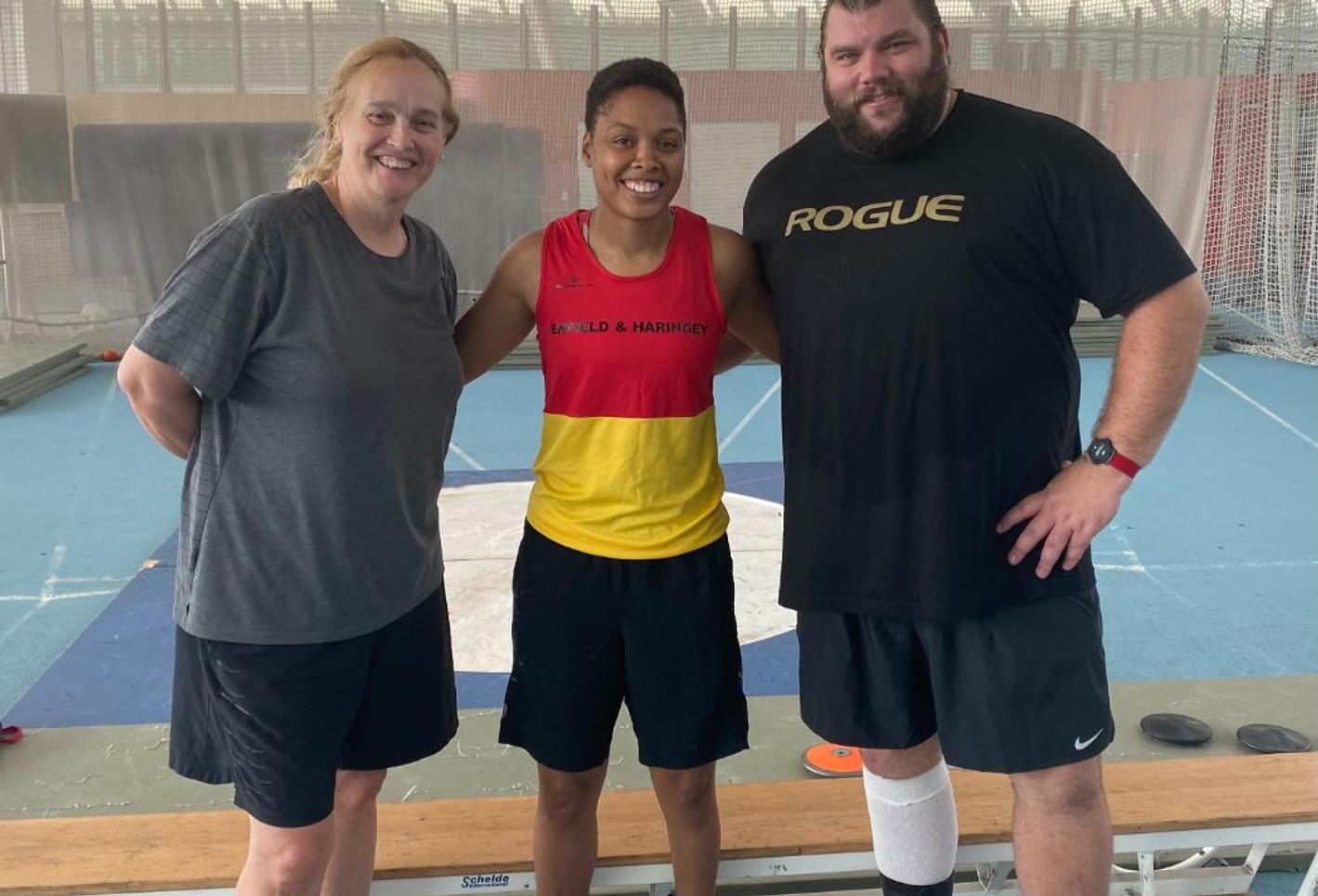 MDX Commonwealth Games thrower Stacie with team